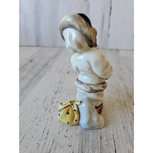 Gort snowflake Eskimo figurine vintage bone china statue girl Chinese Japanese - Picture 4 of 9